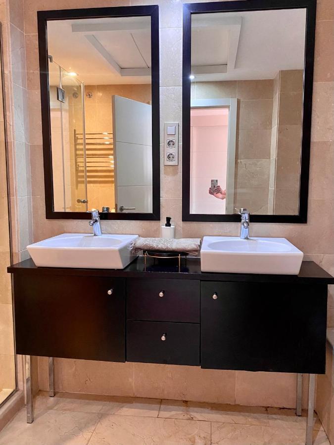 Sunshine Beach Front Complex, Wifi, Modern Casares Extérieur photo