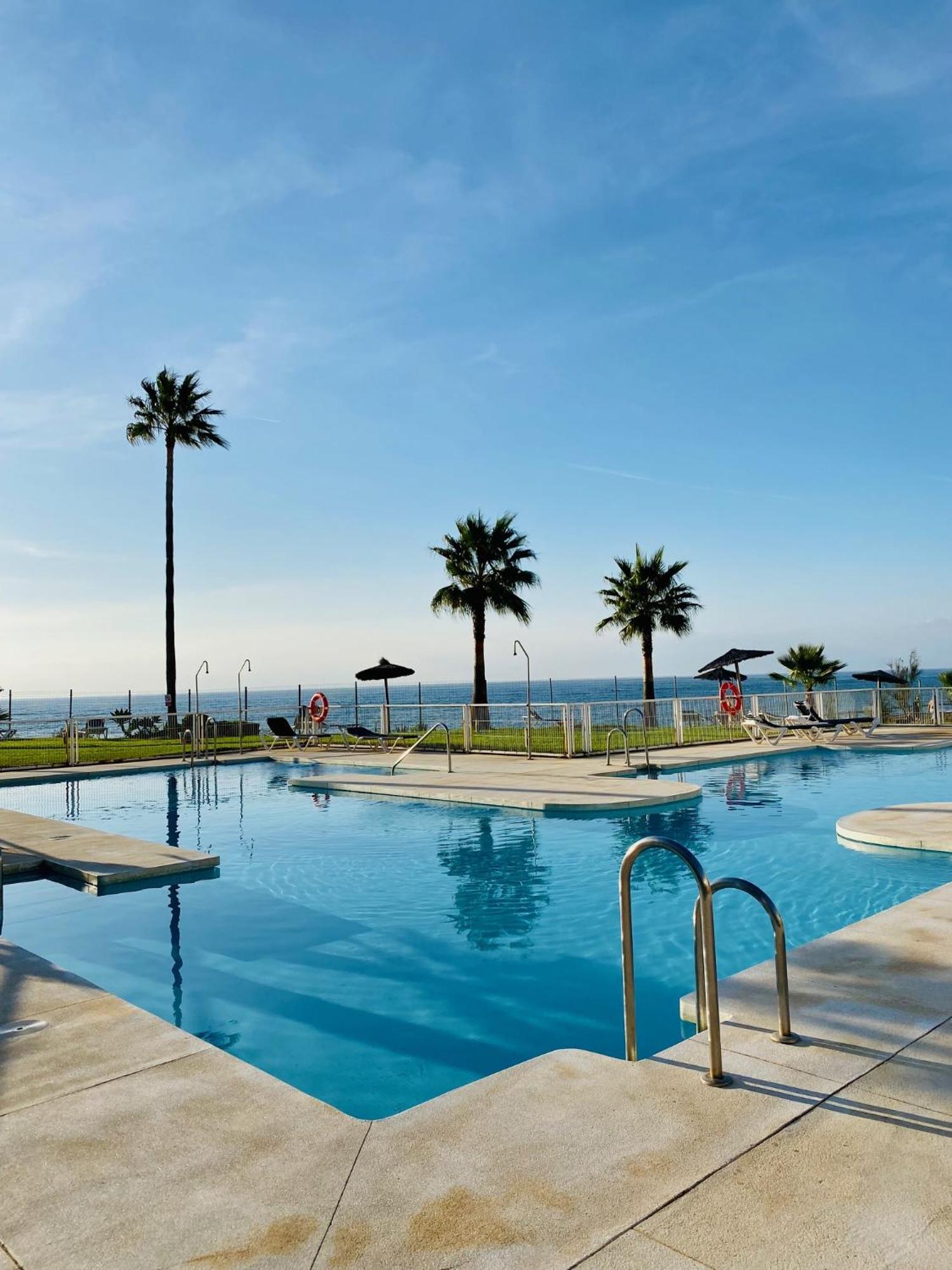 Sunshine Beach Front Complex, Wifi, Modern Casares Extérieur photo